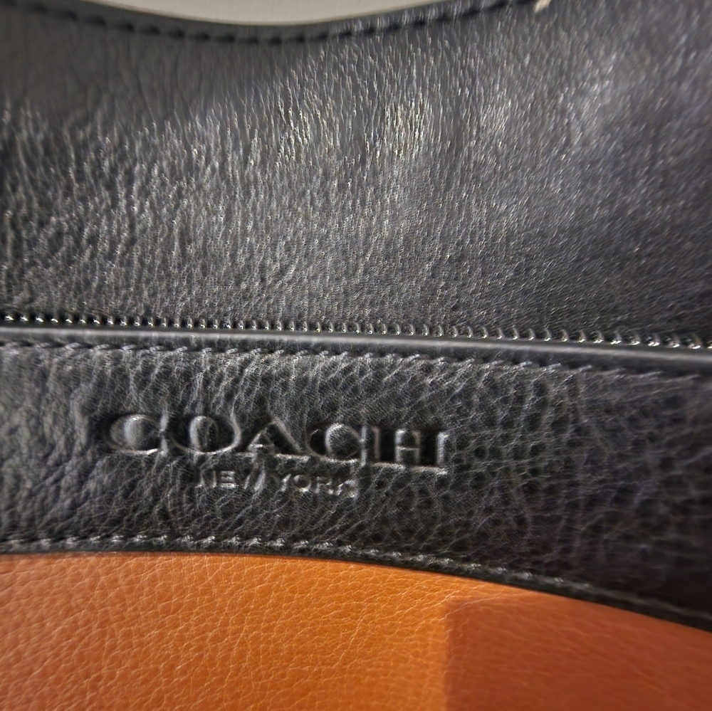 Coach crossbody bag only used 1 time